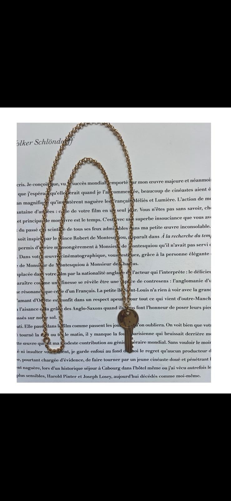Collier locked